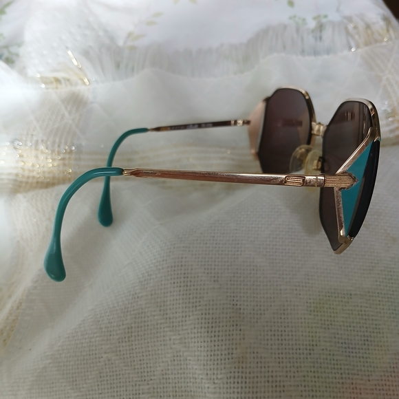 Vintage Silhouette 8012/25 Gold and Teal Sunglasses Made In Austria main image 4